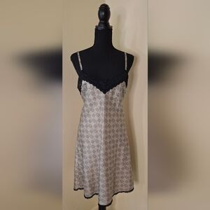 Ralph Lauren Black and White Sleep Chemise with Lace Trimming Size MediumRalph L